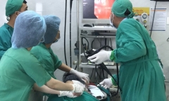 Tin tức đời sống ngày 27/5: Bé trai 8 tuổi suýt mất mạng vì nuốt đồng xu