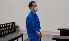 Lao ô tô vào xe máy để trả thù, tài xế taxi bị tuyên án 8 năm tù