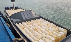 Bắt giữ phương tiện chở 250 can xăng không hóa đơn, chứng từ
