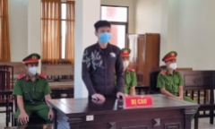 Đập đầu lái xe ôm cướp 500 nghìn đồng, trả giá bằng 15 năm tù