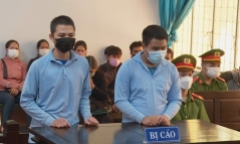Dùng cuốc giết người, đôi bạn 17 tuổi 