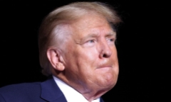Cựu Tổng thống Trump cung cấp lời khai vụ kiện phỉ báng