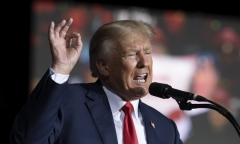Uỷ ban điều tra Hạ viện Mỹ đề nghị truy tố hình sự cựu Tổng thống Trump