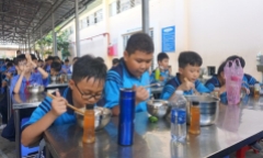 Tin thời sự mới nóng nhất 11/12: TP.HCM nghiêm cấm trường học nhận hoa hồng từ bữa ăn bán trú