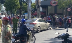 Ô tô mất lái tông tử vong bà cụ đi xe đạp, nữ tài xế ngất xỉu tại hiện trường 