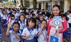 Sáng nay (28/8), học sinh các cấp ở nhiều địa phương tựu trường