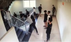 Hà Nội: Nam sinh viên hành hung bạn đổ máu ngay tại trường học