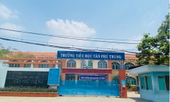 Hiệu trưởng xin lỗi vì khiến học sinh chảy máu đầu