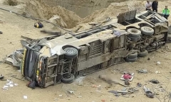 Xe bus tại Peru lao xuống vách núi ở