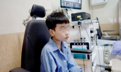 Phẫu thuật bỏ khối u khoang bên họng xâm lấn nền sọ cho bé trai