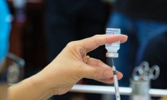 Đình chỉ 1 nữ cán bộ phường liên quan vụ tiêm vaccine ngừa COVID-19 “thần tốc”