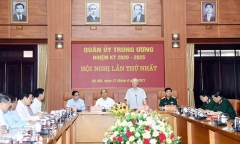 Công bố quyết định của Bộ Chính trị về công tác cán bộ