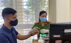 Chuyện về nữ cảnh sát trên “mặt trận” của những con số, đường vân