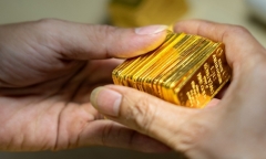 Giá vàng hôm nay 21/3: Vàng SJC chạm mốc 67,60 triệu đồng