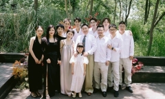 Thích Tiểu Long gây chú ý khi làm phù rể trong đám cưới bạn diễn cũ Hác Thiệu Văn