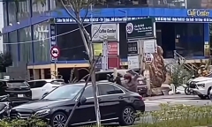 Xác minh clip người đàn ông chạy SH chặn đầu, đập phá ô tô Mercedes ở TP.HCM