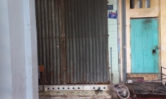 Khống chế người đàn ông đâm hàng xóm trọng thương rồi cố thủ trong nhà