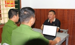 Khởi tố người đàn ông cầm kiếm ra đường chặn ô tô, đe dọa tài xế