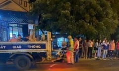 Nam thanh niên lái xe máy