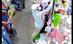 Công an TP.HCM bắt giữ người phụ nữ móc túi giữa chợ Tân Quy
