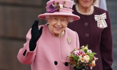 Nữ hoàng Anh Elizabeth II nhập viện lần đầu sau nhiều năm