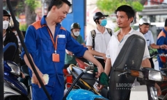 Giá xăng đồng loạt giảm từ chiều nay 27/8