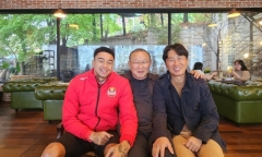 HLV Park Hang-seo gặp mặt cựu sao Man United tại Hàn Quốc