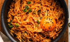 Tại sao mì ăn liền lại được gọi là 