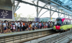 Tuần đầu khai thác, metro Nhổn - ga Hà Nội đạt số lượt khách kỷ lục