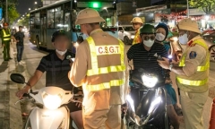 Uống rượu bia rồi ngồi sau xe người khác có bị xử phạt?