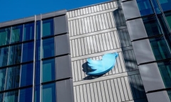 Twitter bán đấu giá loạt đồ dùng văn phòng, bao gồm biểu tượng chim xanh