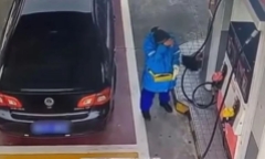 Tài xế Mercedes có hành động khiếm nhã khiến nhân viên cây xăng bật khóc