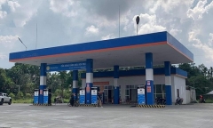Đi cùng bạn vào đổ xăng, người đàn ông bất ngờ treo cổ tự vẫn