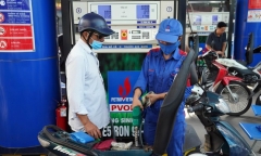 Lùi lịch điều chỉnh giá xăng dầu ra sau Tết Nguyên đán