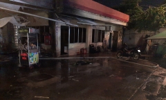 TP.HCM: Cháy cây xăng quận Gò Vấp, nhiều người hỗ trợ dập lửa