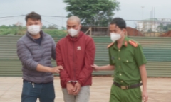 Bắt giữ kẻ mang rìu rượt chém thiếu tá công an, phá chốt kiểm dịch   