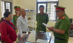 Cặp vợ chồng mua bán 