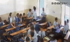 Đứng tim khoảnh khắc tường lớp học bất ngờ đổ sụp giữa giờ ăn trưa
