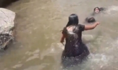 Ba thiếu nữ tử vong do trượt chân khi chụp ảnh tại thác nước.