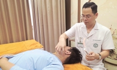 Ngủ dậy sau đêm hè nóng nực, nam sinh viên kinh hoàng phát hiện mình bị 