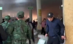 Ba lô của khách nhập cảnh tại cửa khẩu Móng Cái bất ngờ bốc cháy, 4 người bị bỏng