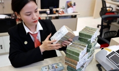 Lãi suất huy động tại các ngân hàng thương mại bất ngờ tăng mạnh