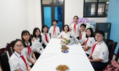Học sinh ở Hà Nội bất ngờ với thư mời dùng bữa sáng cùng cô Hiệu trưởng