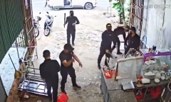 Vụ 7 người mặc đồ đen, bịt mặt đập phá quán phở ở Đắk Lắk: Hé lộ nguyên nhân, liên quan đến số tiền 1,4 tỷ