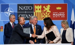 NATO chính thức mời Thụy Điển và Phần Lan gia nhập khối