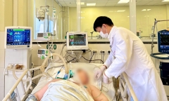 Hà Nội: Mổ não tại chỗ cho người phụ nữ nặng hơn 100kg, hôn mê sâu