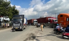 Hiện trường vụ 3 người bị cuốn vào gầm xe đầu kéo ở TP.HCM