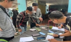 Bắt quả tang 11 đối tượng