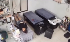 Người phụ nữ bị trộm vào cửa hàng 