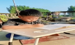 Người mẹ hứng trọn gạch đá khi ép con học bài giữa trời nắng gắt